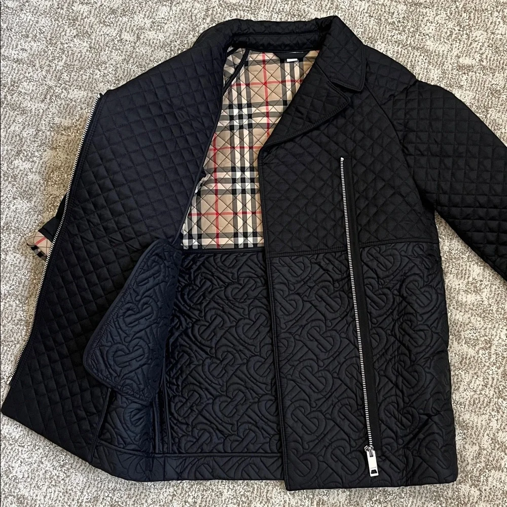 Burberry Girls’ Gia Cocoon Black TB Monogram Quilted Coat/Check Interior—6Y - Picture 7 of 16